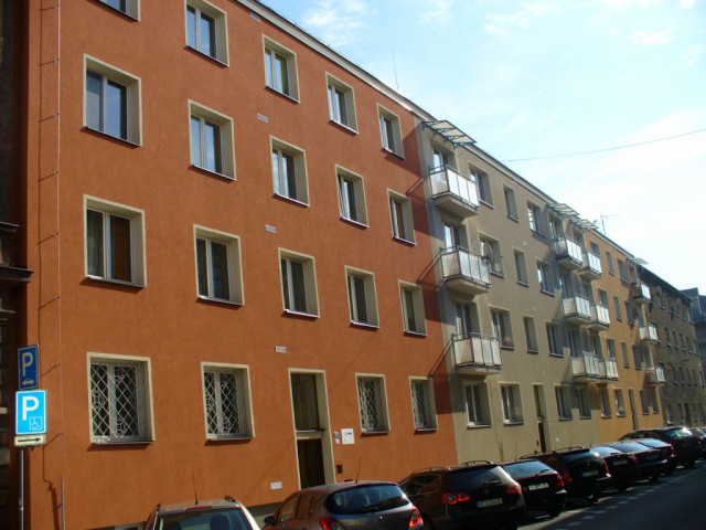 Pražská 1, 3, 5